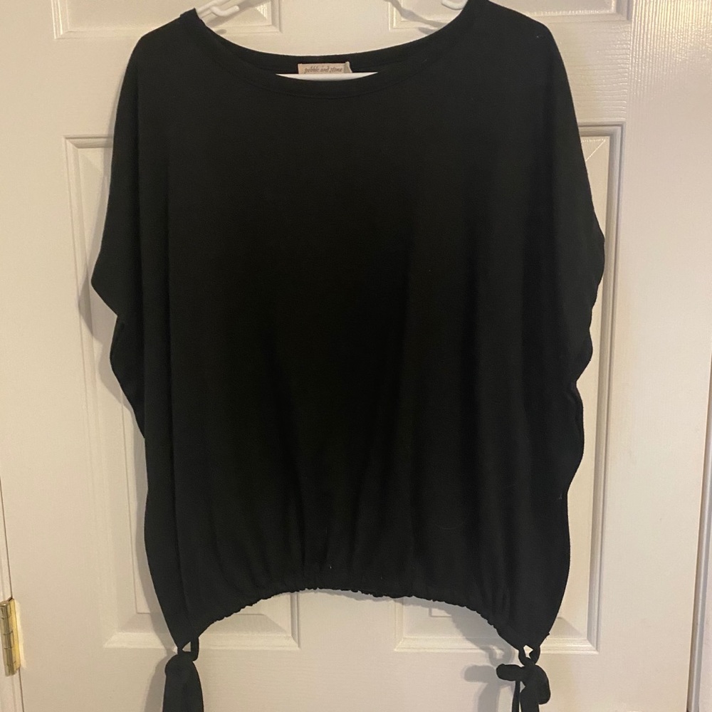 Black short sleeve black.sweater